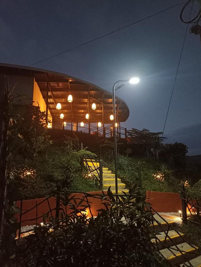 Glamping The Mountain Hotel Guatape Ngoại thất bức ảnh