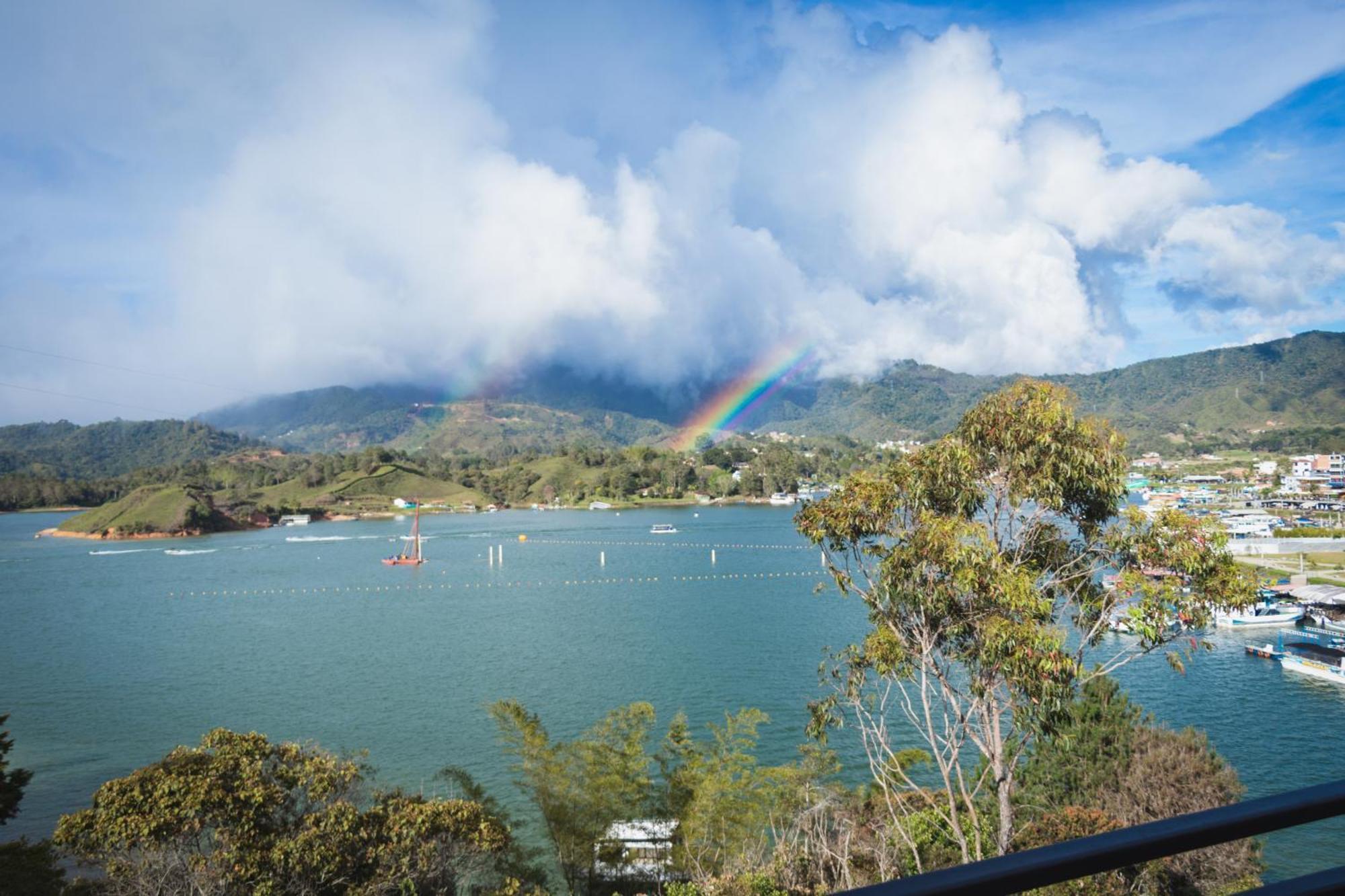 Glamping The Mountain Hotel Guatape Ngoại thất bức ảnh